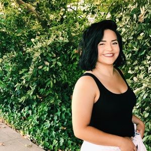 Meet your Posher, Dina